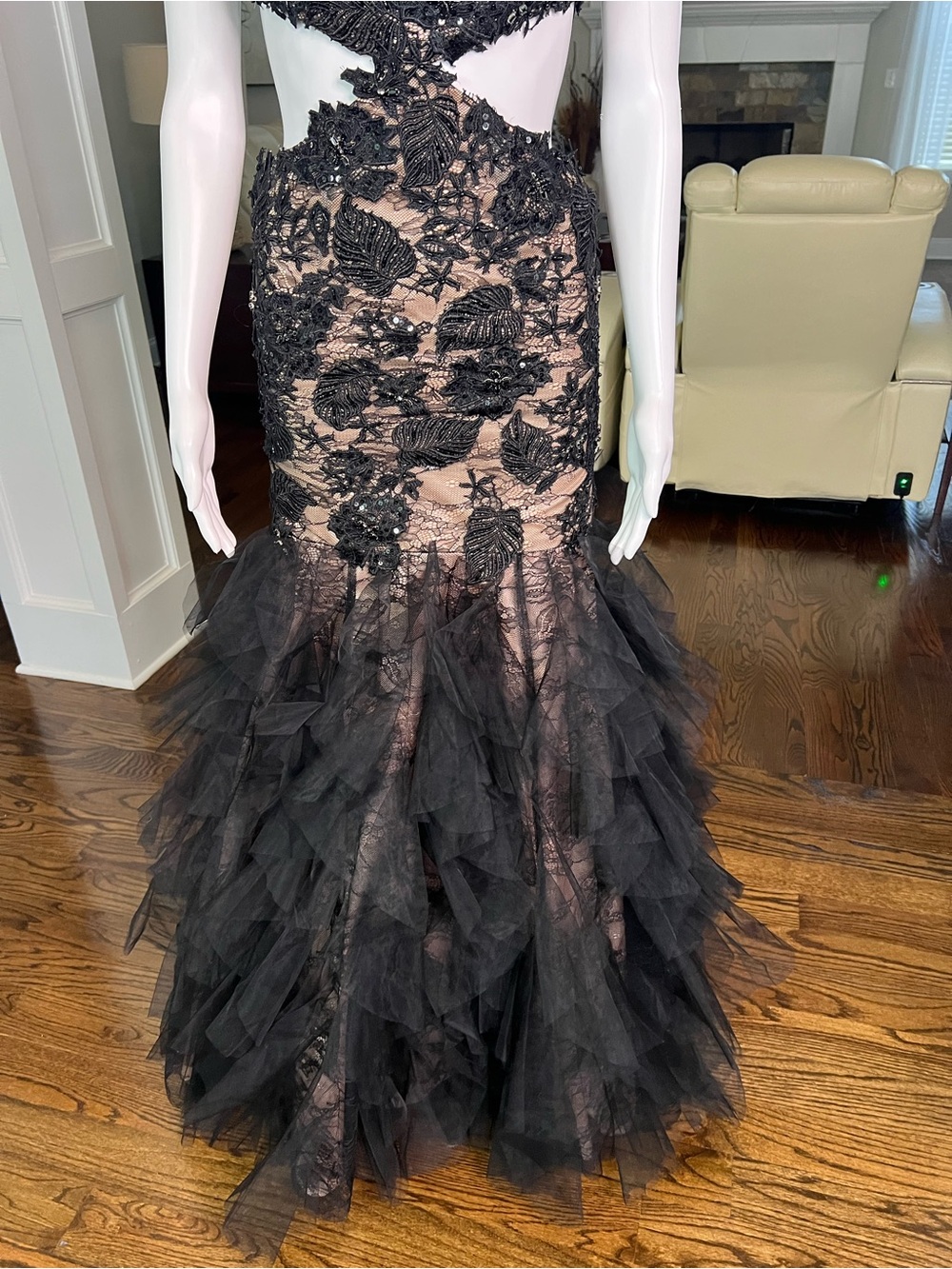 Jovani Black Cutout  Lace Appliqué Mermaid Prom Gown with Nude Underlay size 0 - Picture 5 of 10